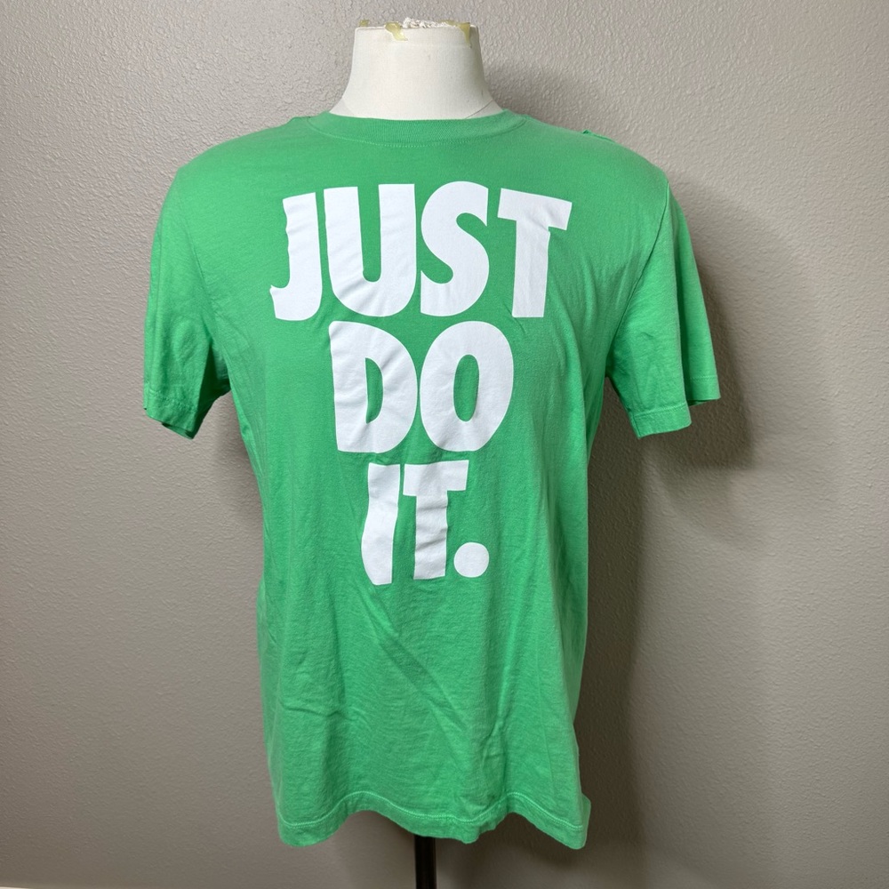 Nike Men's Green 'Just Do It' Tee